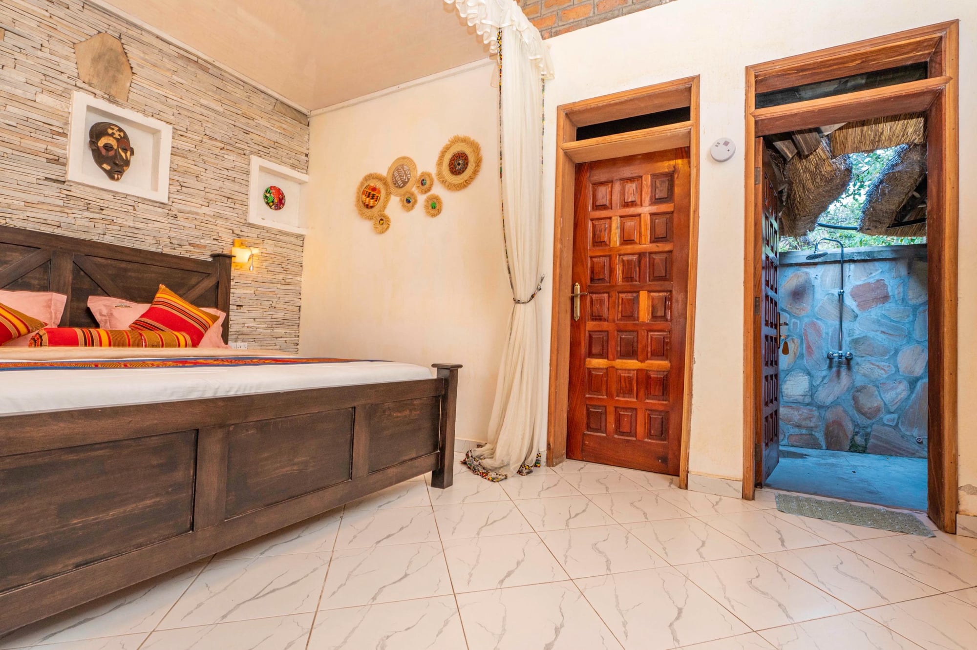 The beautiful bath tab at Arra fishing lodge